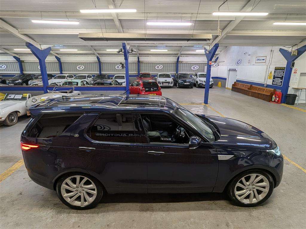 <p>2019 LAND ROVER DISCOVERY LUXURY HSE SD4</p>