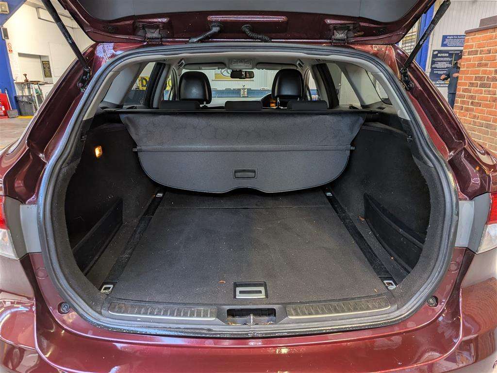 <p>2013 TOYOTA AVENSIS TR D-4D</p>