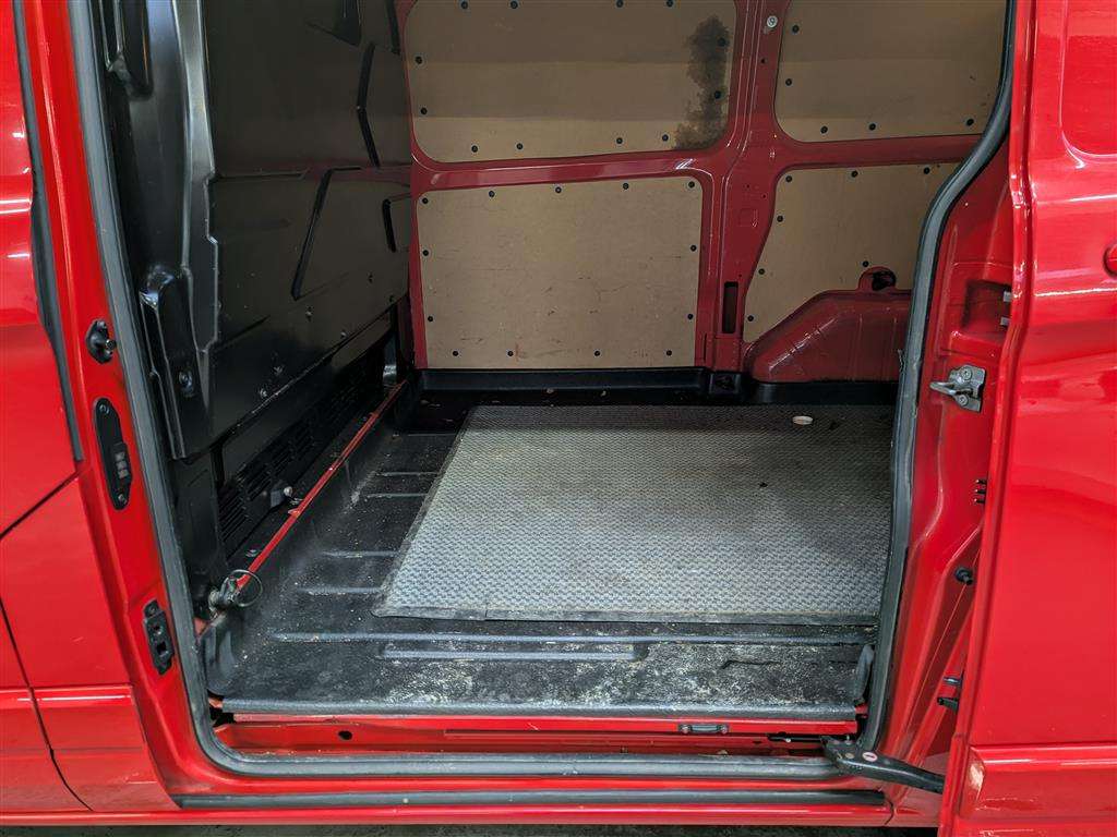 <p>2014 FORD TRANSIT CUSTOM 270 LTD E-</p>