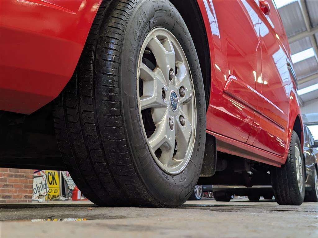 <p>2014 FORD TRANSIT CUSTOM 270 LTD E-</p>