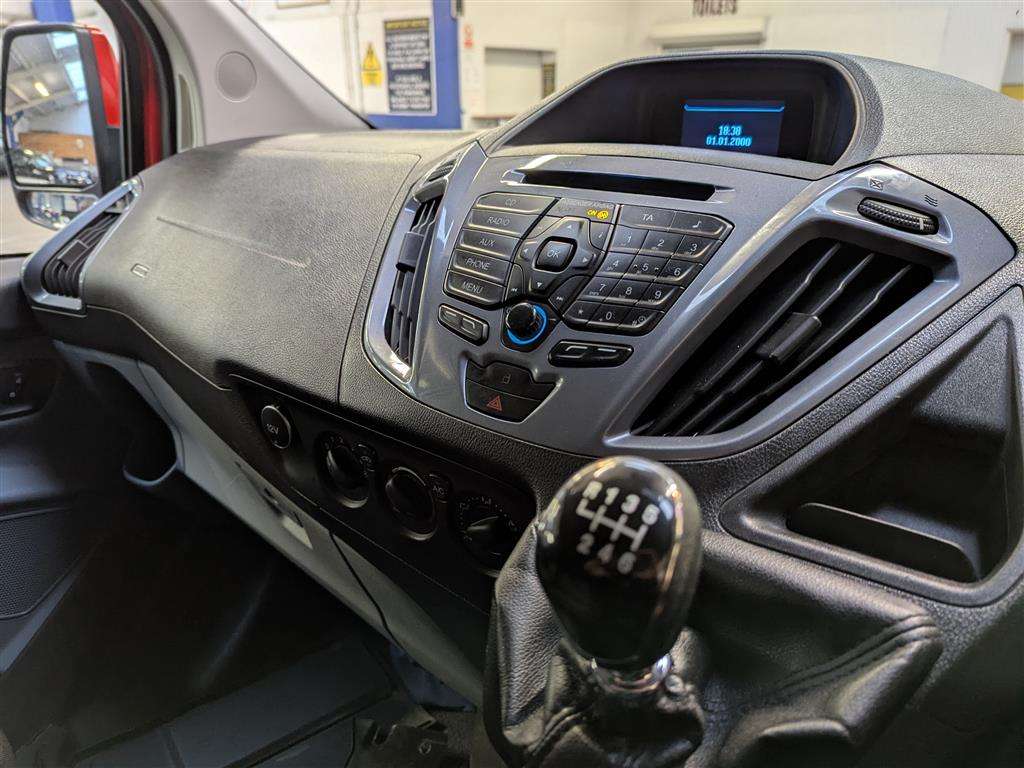 <p>2014 FORD TRANSIT CUSTOM 270 LTD E-</p>