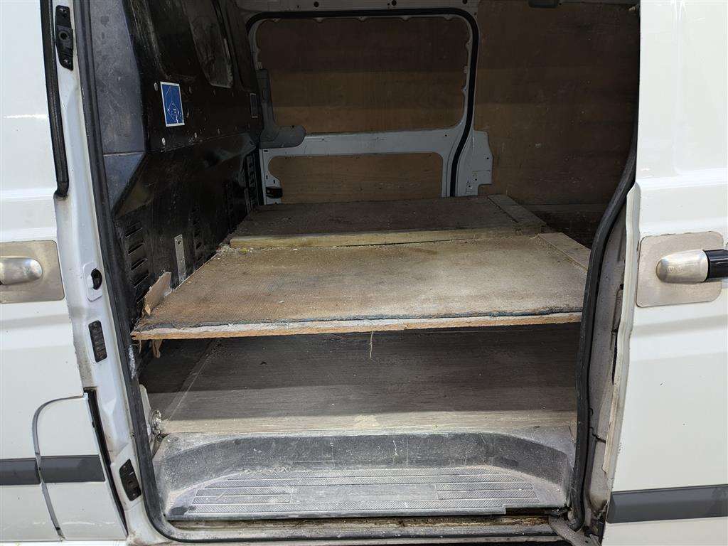 <p>2013 MERCEDES-BENZ VITO 116 CDI</p>