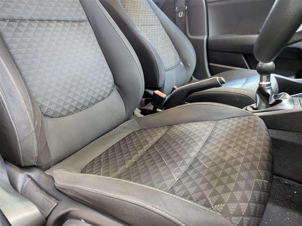 <p>2018 KIA RIO 1</p>