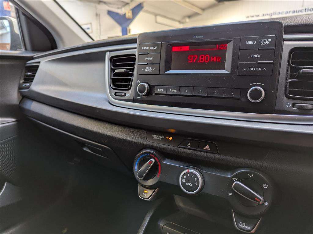 <p>2018 KIA RIO 1</p>