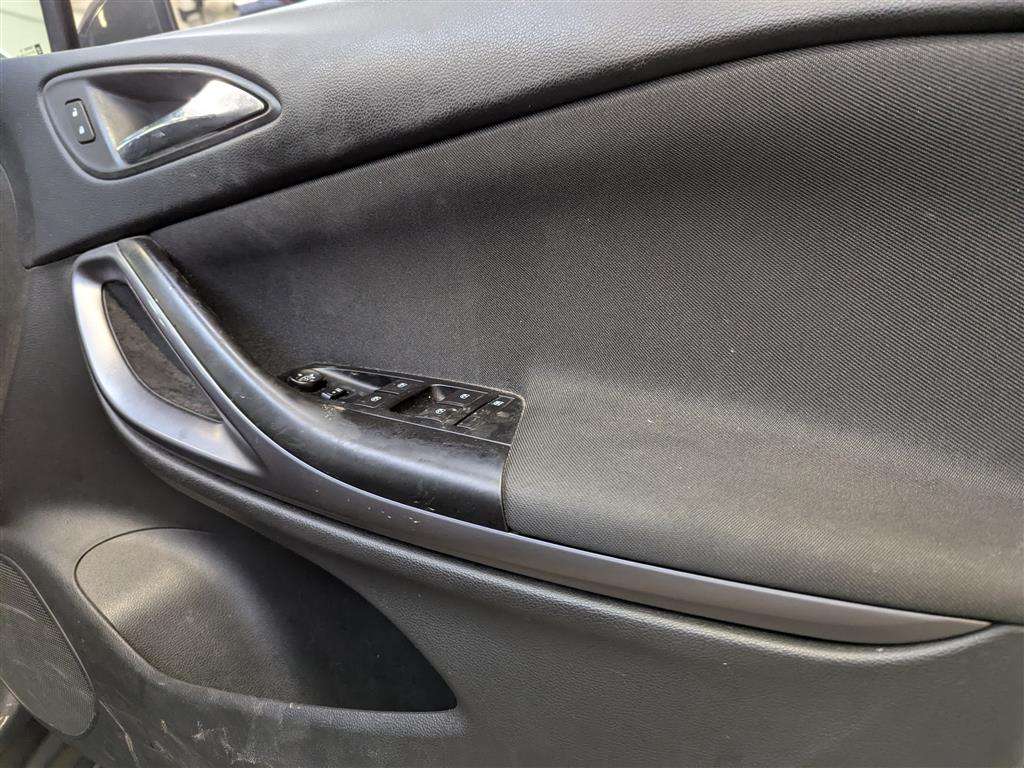 <p>2016 VAUXHALL ASTRA TECH LINE CDTI S/S</p>