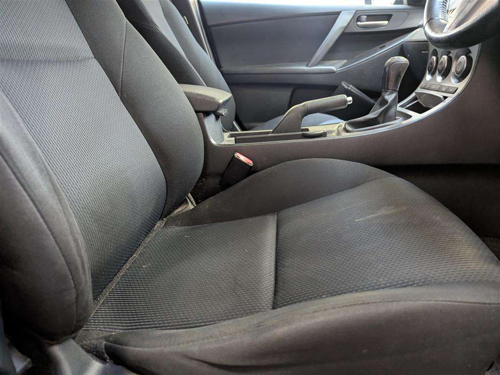 <p>2010 MAZDA 3 TS</p>