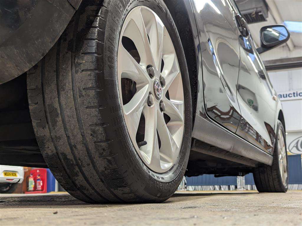 <p>2015 VAUXHALL VIVA SL</p>