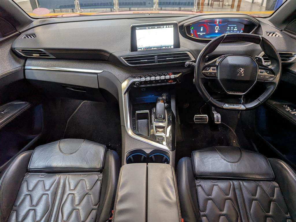 <p>2017 PEUGEOT 3008 GT LINE THP S/S AUTO</p>