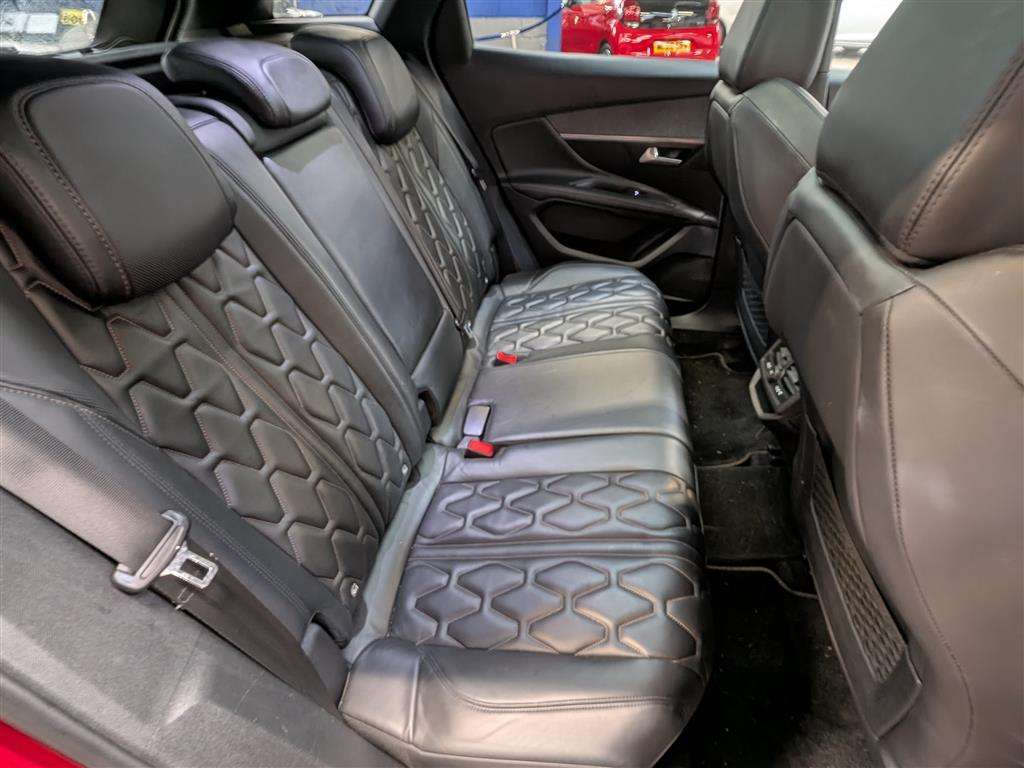 <p>2017 PEUGEOT 3008 GT LINE THP S/S AUTO</p>