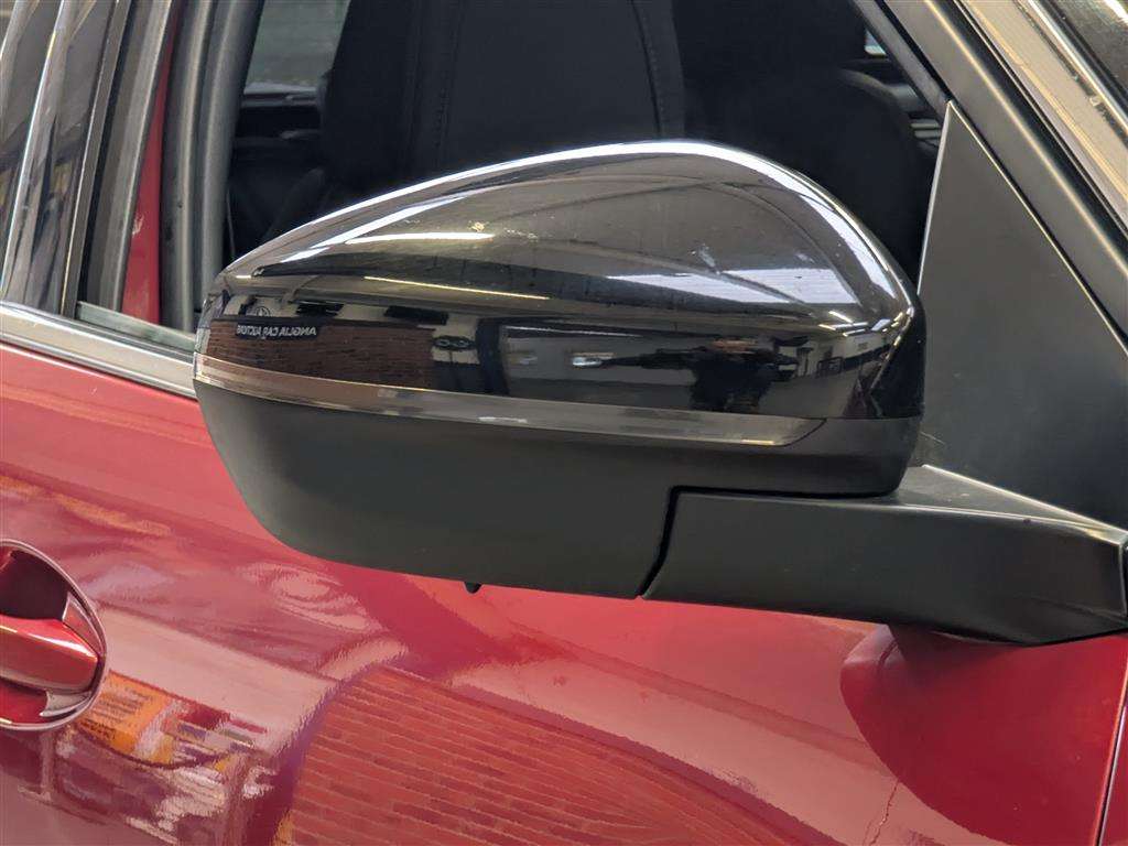 <p>2017 PEUGEOT 3008 GT LINE THP S/S AUTO</p>