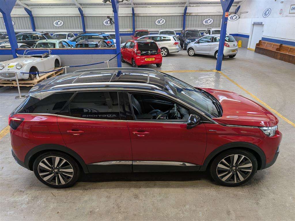 <p>2017 PEUGEOT 3008 GT LINE THP S/S AUTO</p>