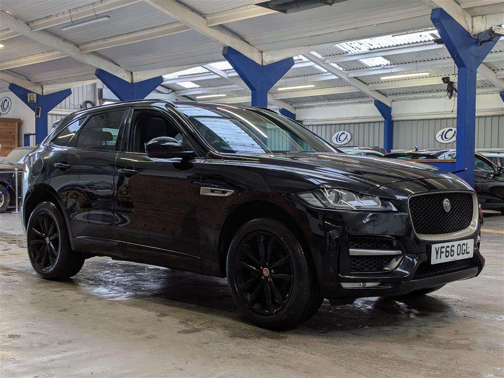 <p>2016 JAGUAR F-PACE R-SPORT AWD D</p>