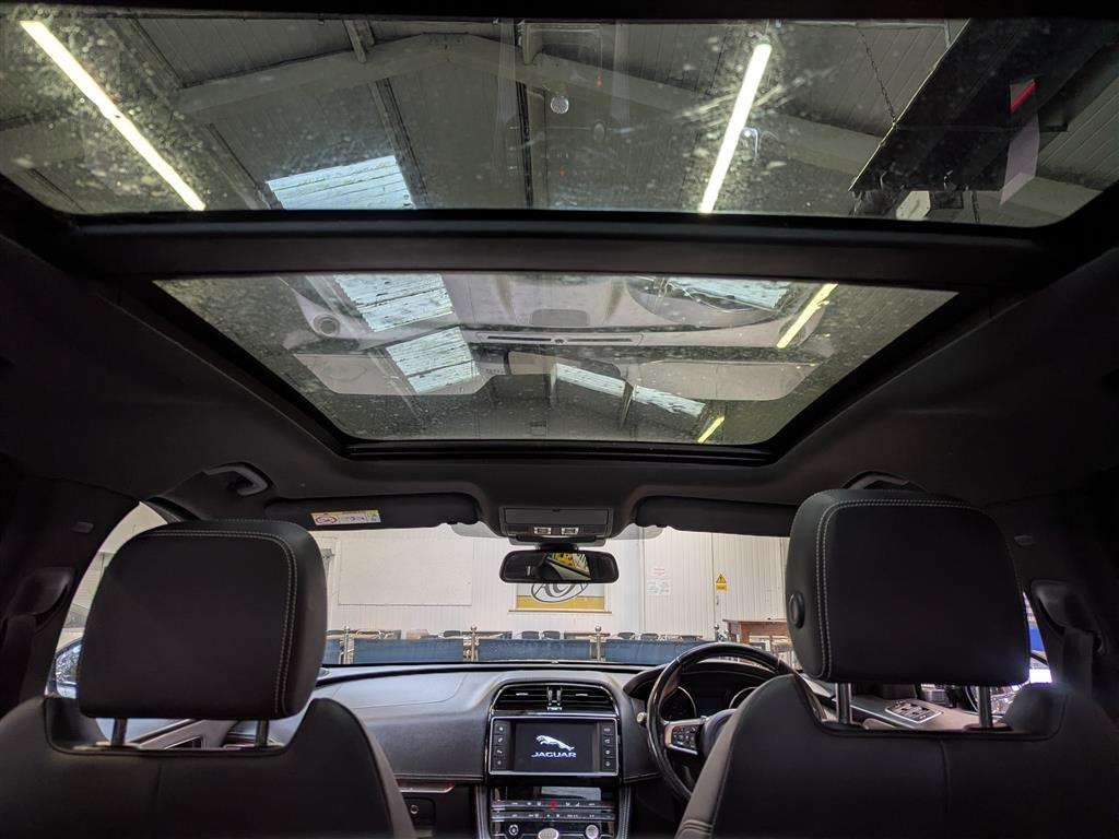 <p>2016 JAGUAR F-PACE R-SPORT AWD D</p>