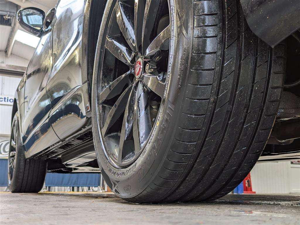 <p>2016 JAGUAR F-PACE R-SPORT AWD D</p>