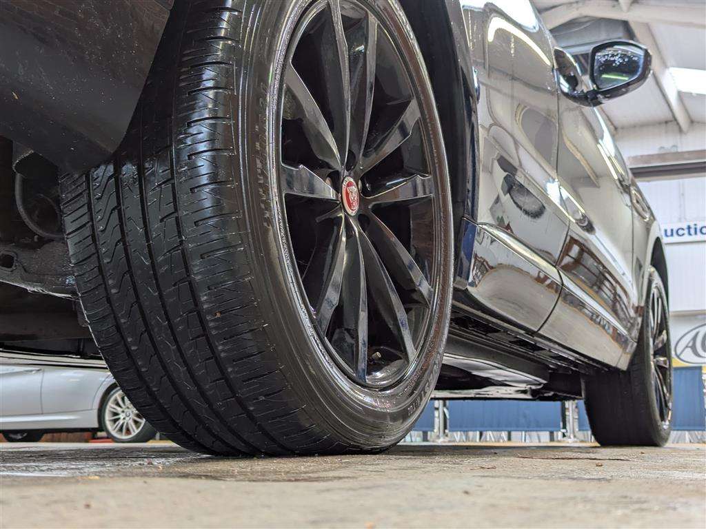 <p>2016 JAGUAR F-PACE R-SPORT AWD D</p>