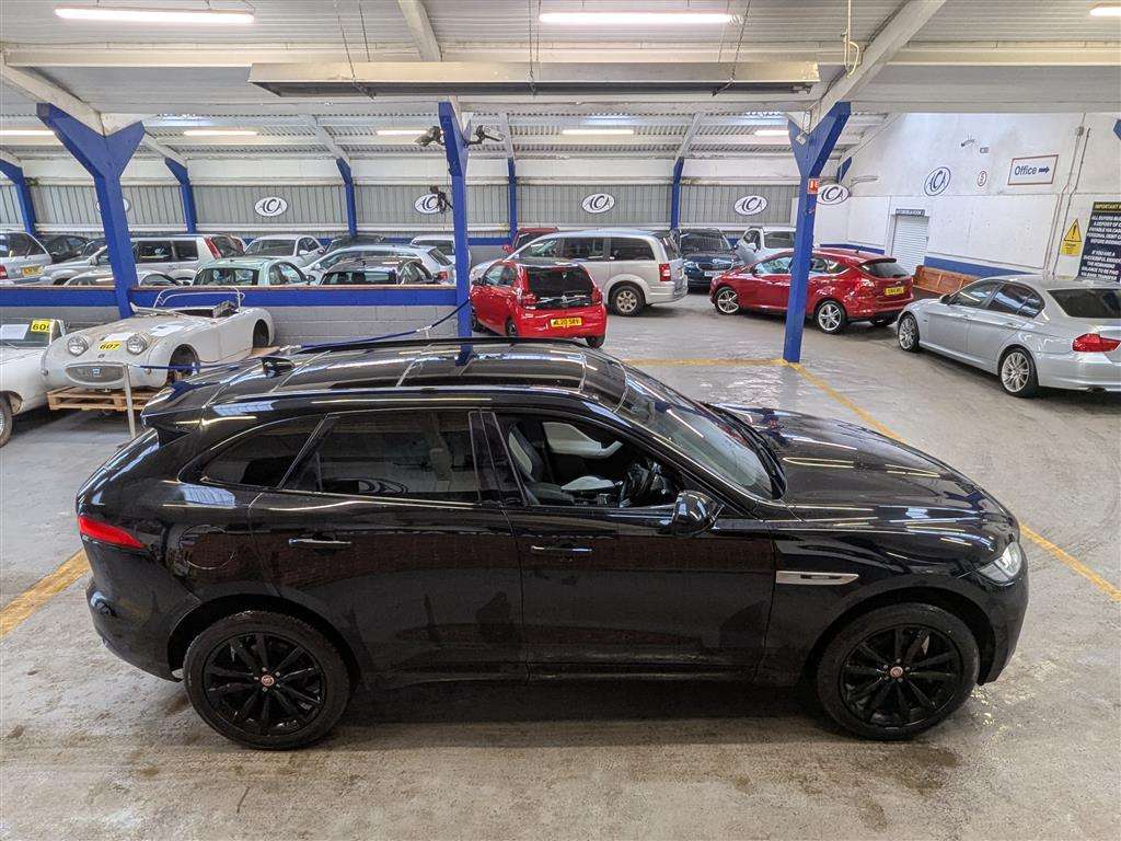 <p>2016 JAGUAR F-PACE R-SPORT AWD D</p>