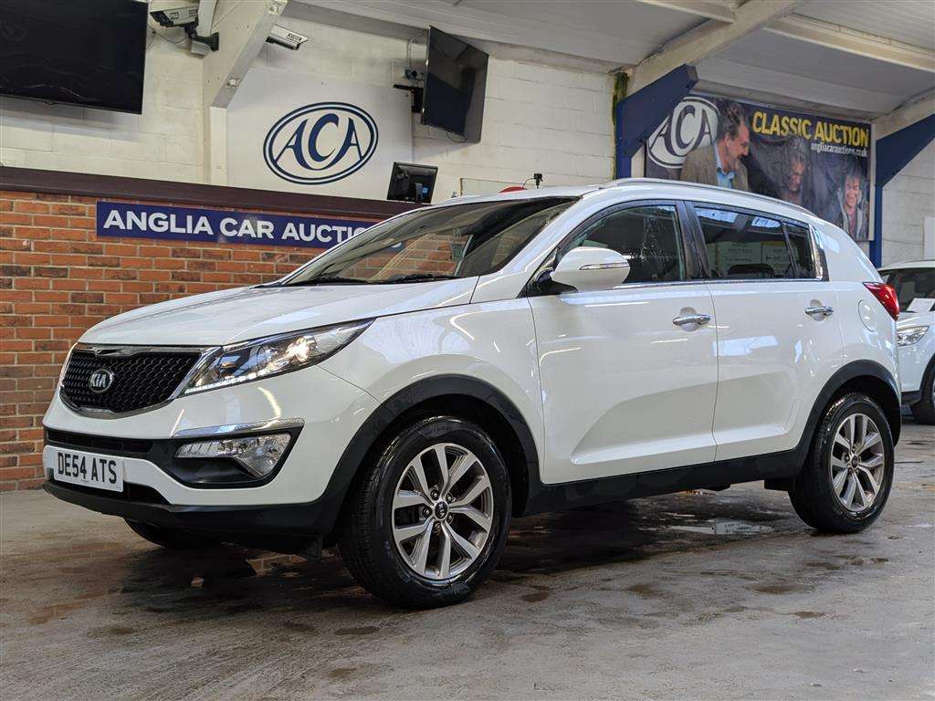 <p>2014 KIA SPORTAGE WHITE EDITION IS</p>