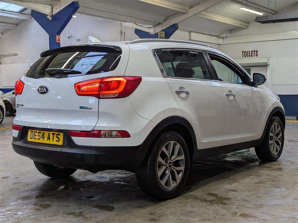 <p>2014 KIA SPORTAGE WHITE EDITION IS</p>