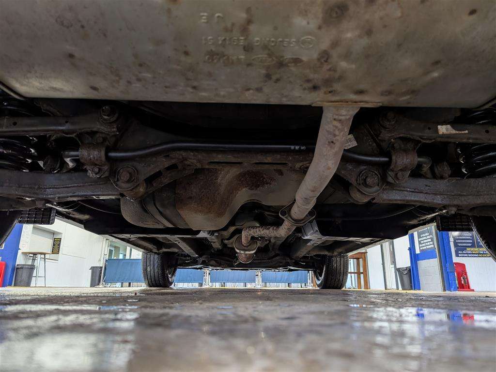 <p>2014 KIA SPORTAGE WHITE EDITION IS</p>