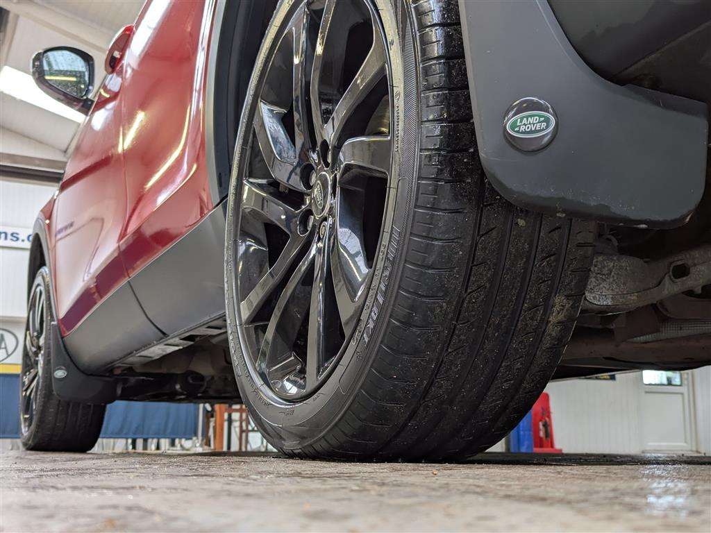 <p>2017 LAND ROVER DISCO-Y SPORT BLACK HSE T</p>