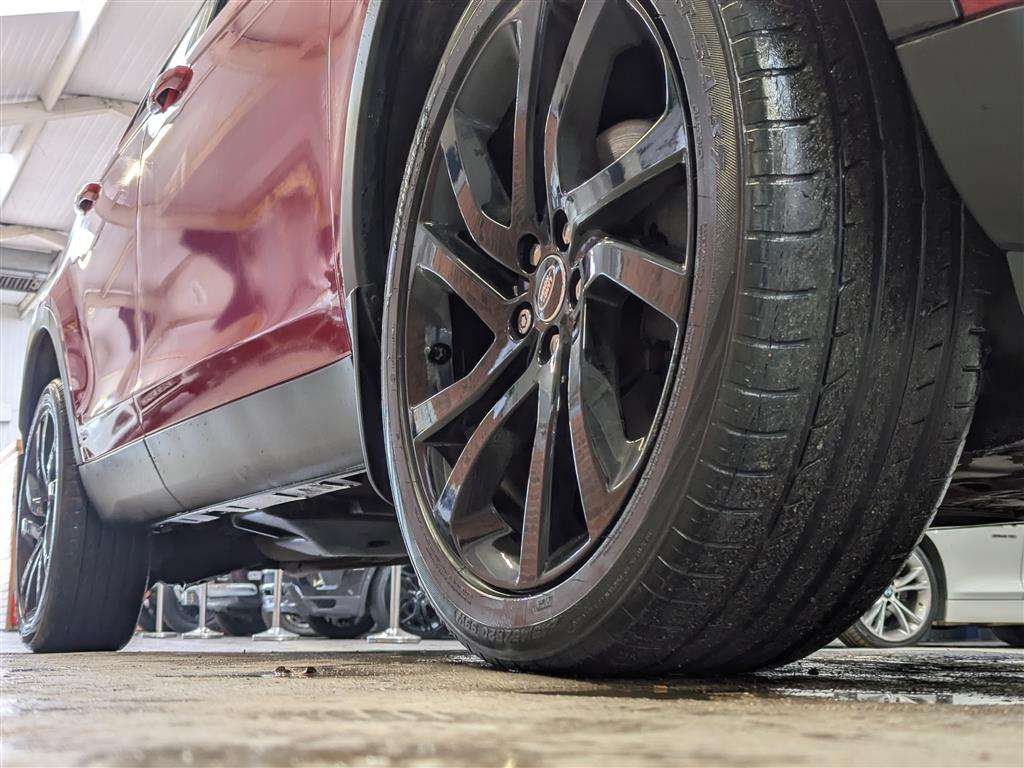 <p>2017 LAND ROVER DISCO-Y SPORT BLACK HSE T</p>