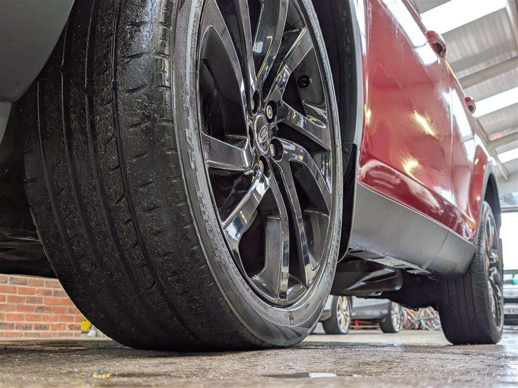 <p>2017 LAND ROVER DISCO-Y SPORT BLACK HSE T</p>