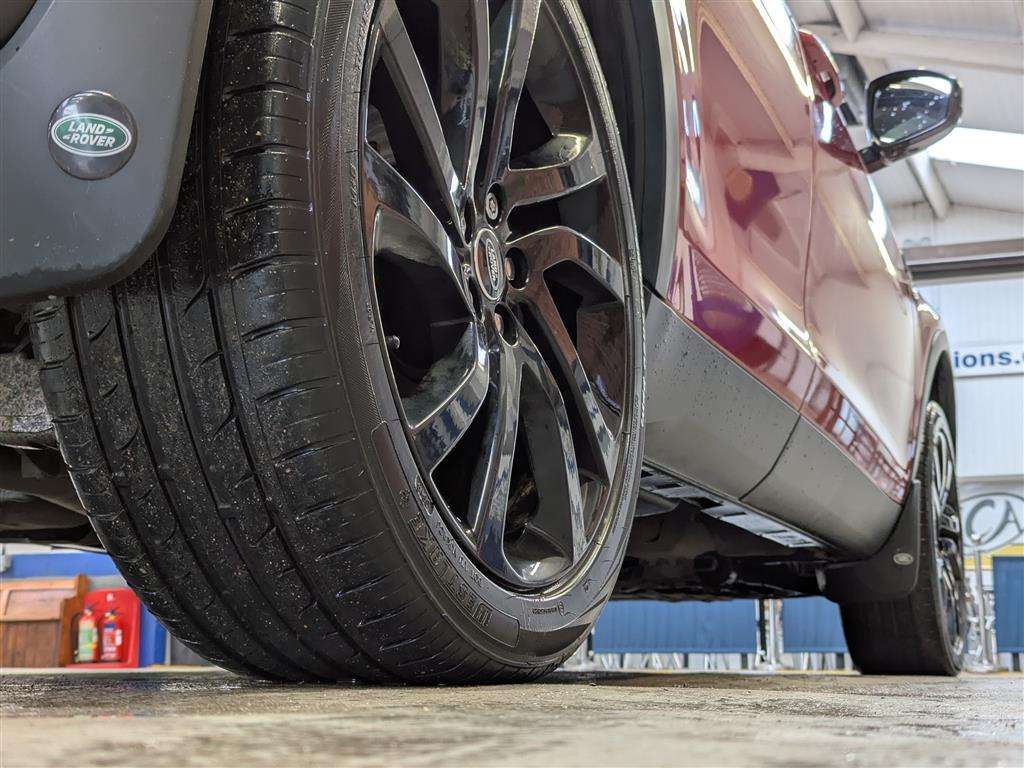 <p>2017 LAND ROVER DISCO-Y SPORT BLACK HSE T</p>