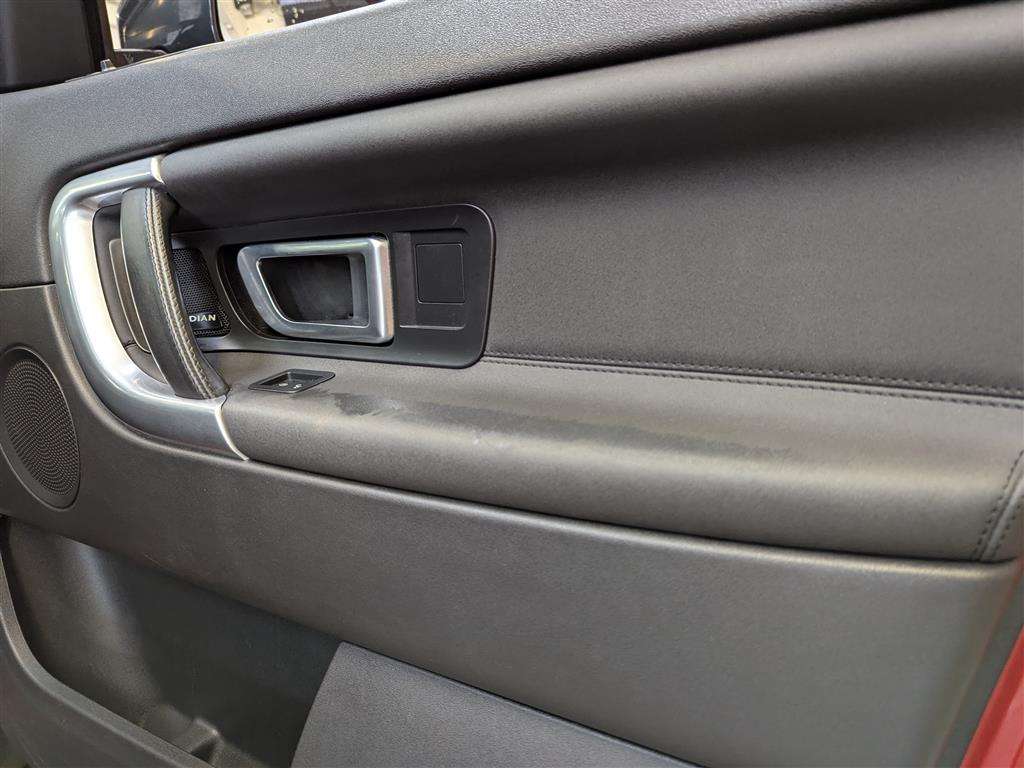 <p>2017 LAND ROVER DISCO-Y SPORT BLACK HSE T</p>