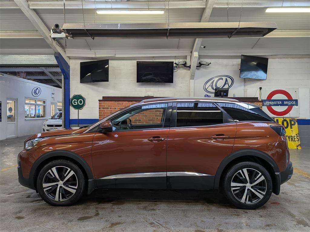 <p>2019 PEUGEOT 3008 ALLURE S/S</p>