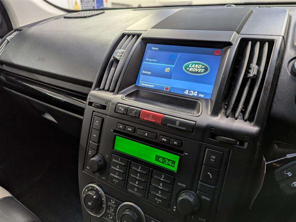 <p>2011 LAND ROVER FREELANDER SPORT LE SD4 A</p>