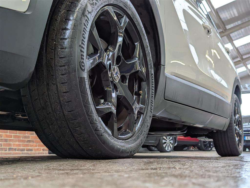 <p>2021 VAUXHALL CROSSLAND SRI NAV TURBO</p>