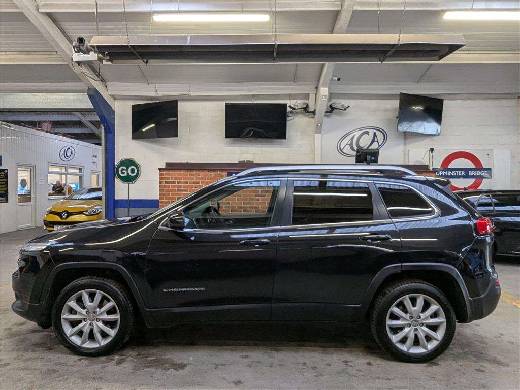 <p>2015 JEEP CHEROKEE LIMITED M-JET 4X</p>