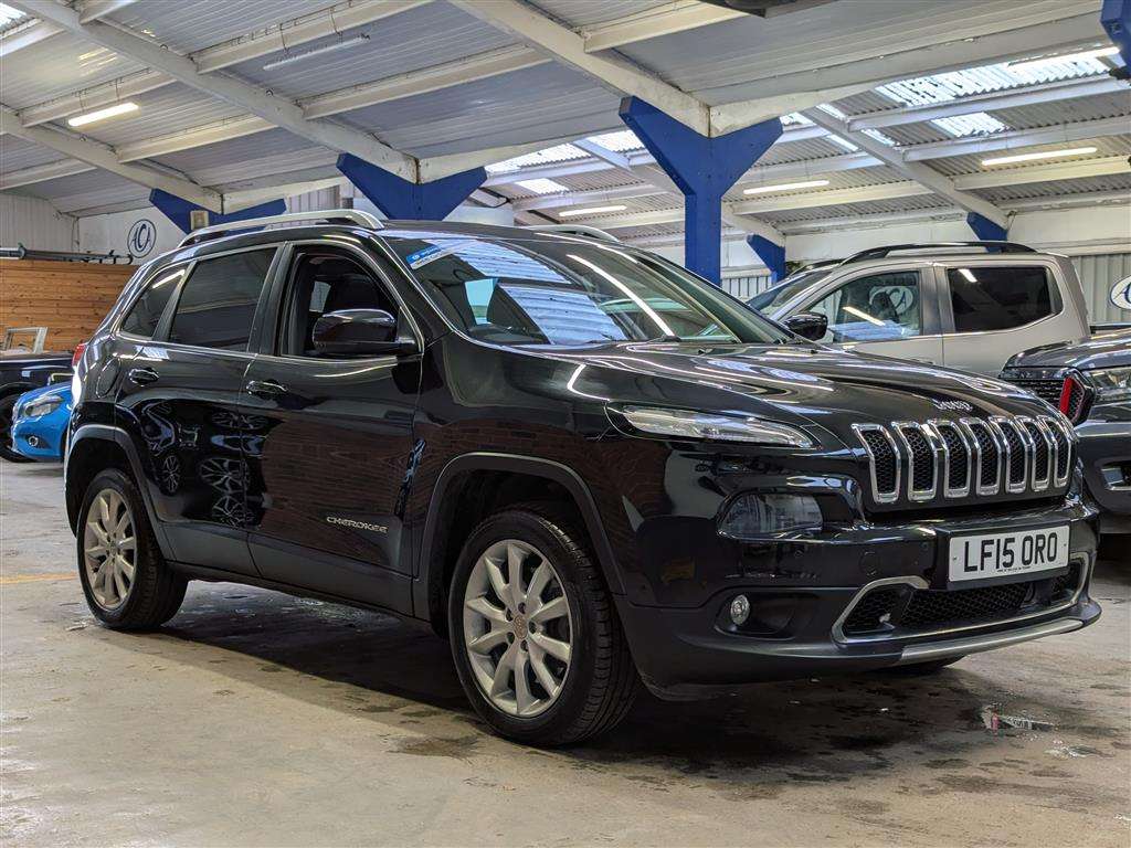 <p>2015 JEEP CHEROKEE LIMITED M-JET 4X</p>