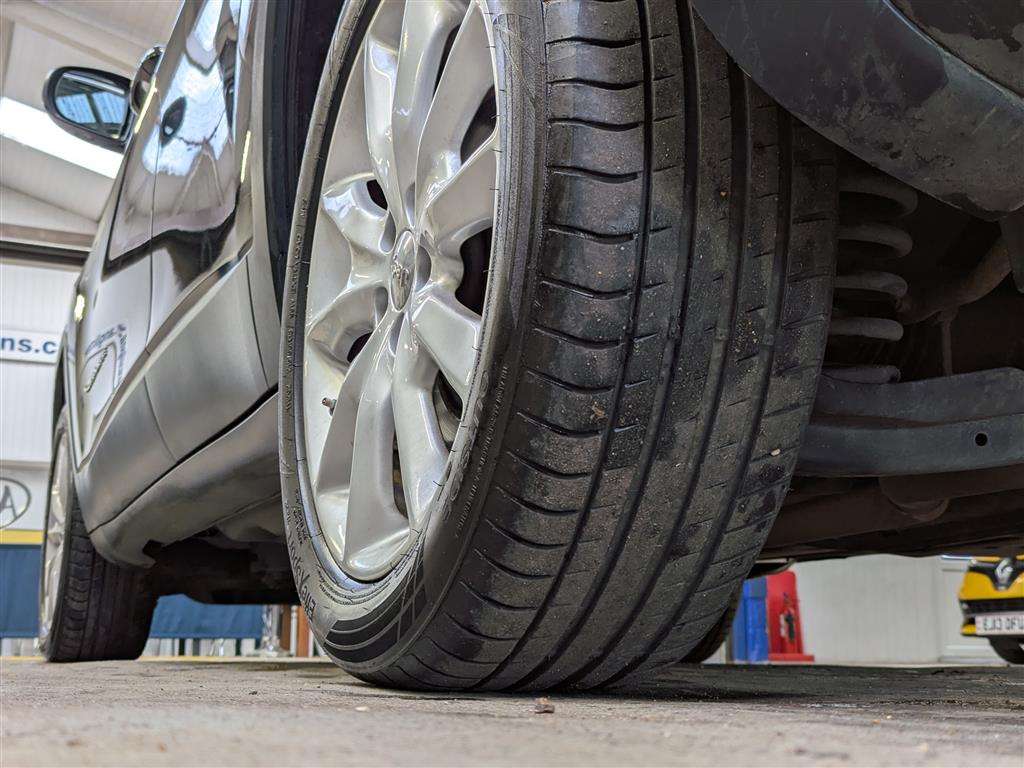 <p>2015 JEEP CHEROKEE LIMITED M-JET 4X</p>