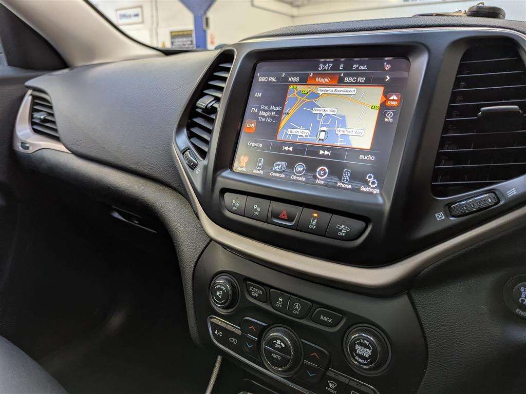 <p>2015 JEEP CHEROKEE LIMITED M-JET 4X</p>