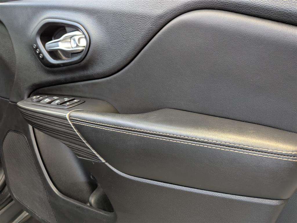 <p>2015 JEEP CHEROKEE LIMITED M-JET 4X</p>