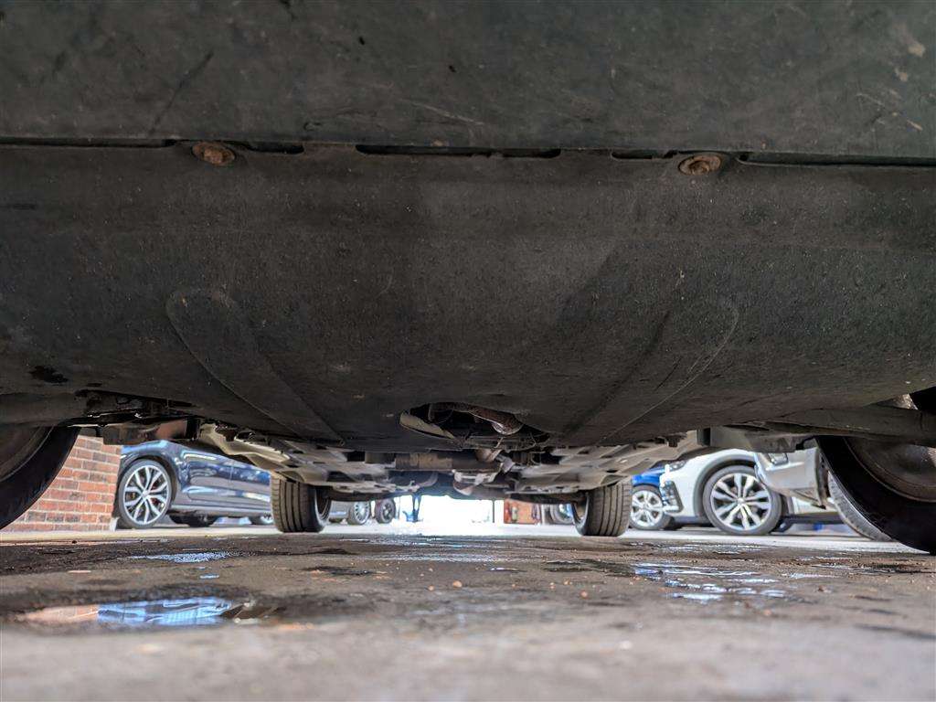 <p>2015 JEEP CHEROKEE LIMITED M-JET 4X</p>