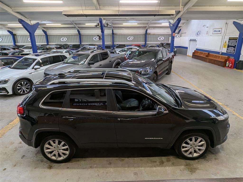 <p>2015 JEEP CHEROKEE LIMITED M-JET 4X</p>