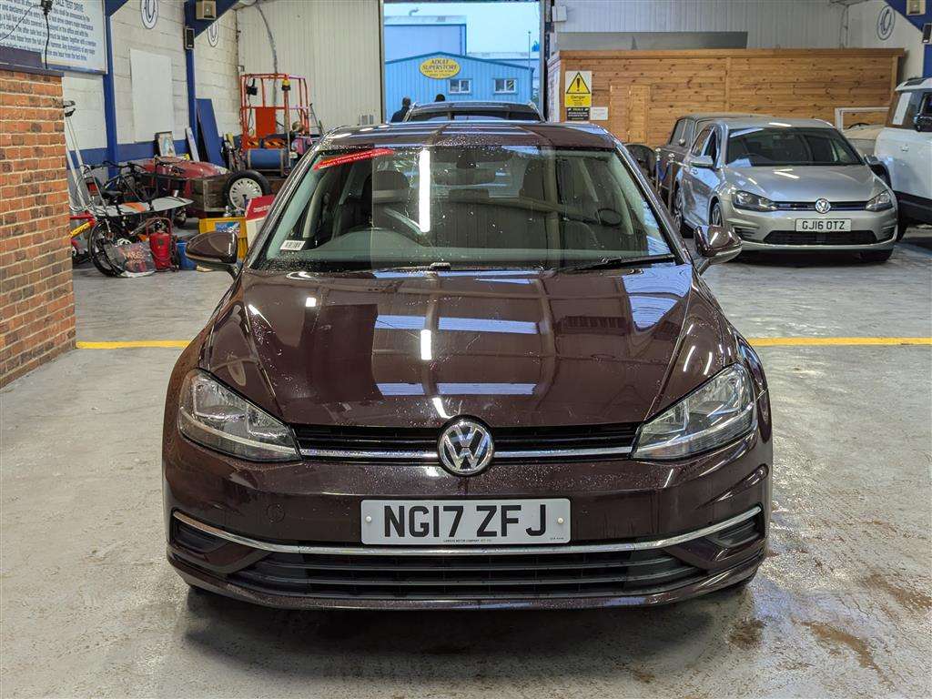 <p>2017 VOLKSWAGEN GOLF SE TDI BMT</p>