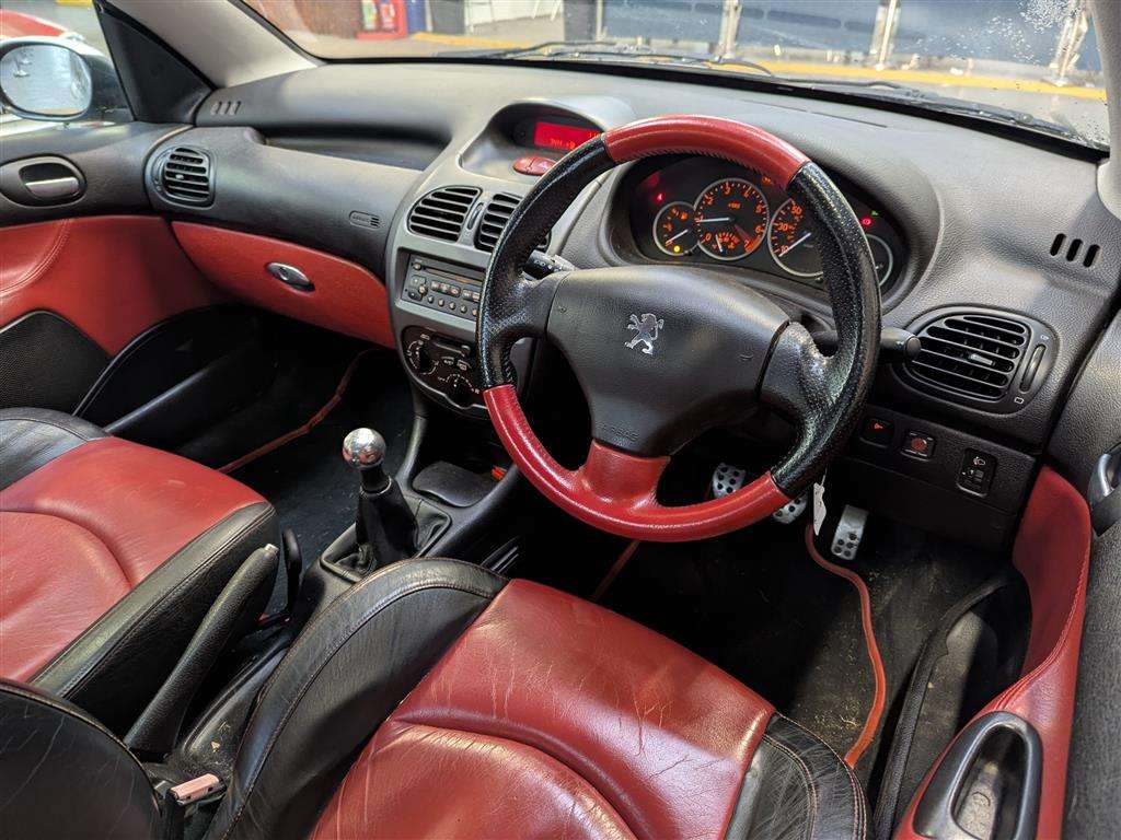 <p>2004 PEUGEOT 206 ALLURE</p>