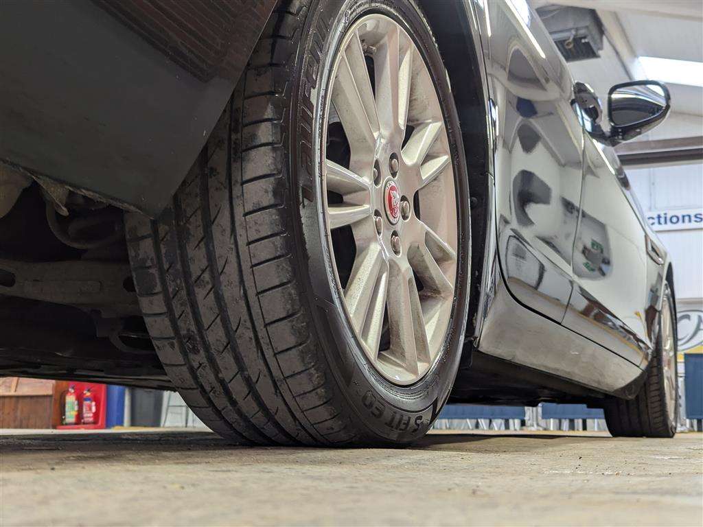 <p>2018 JAGUAR XE PRESTIGE I AUTO</p>