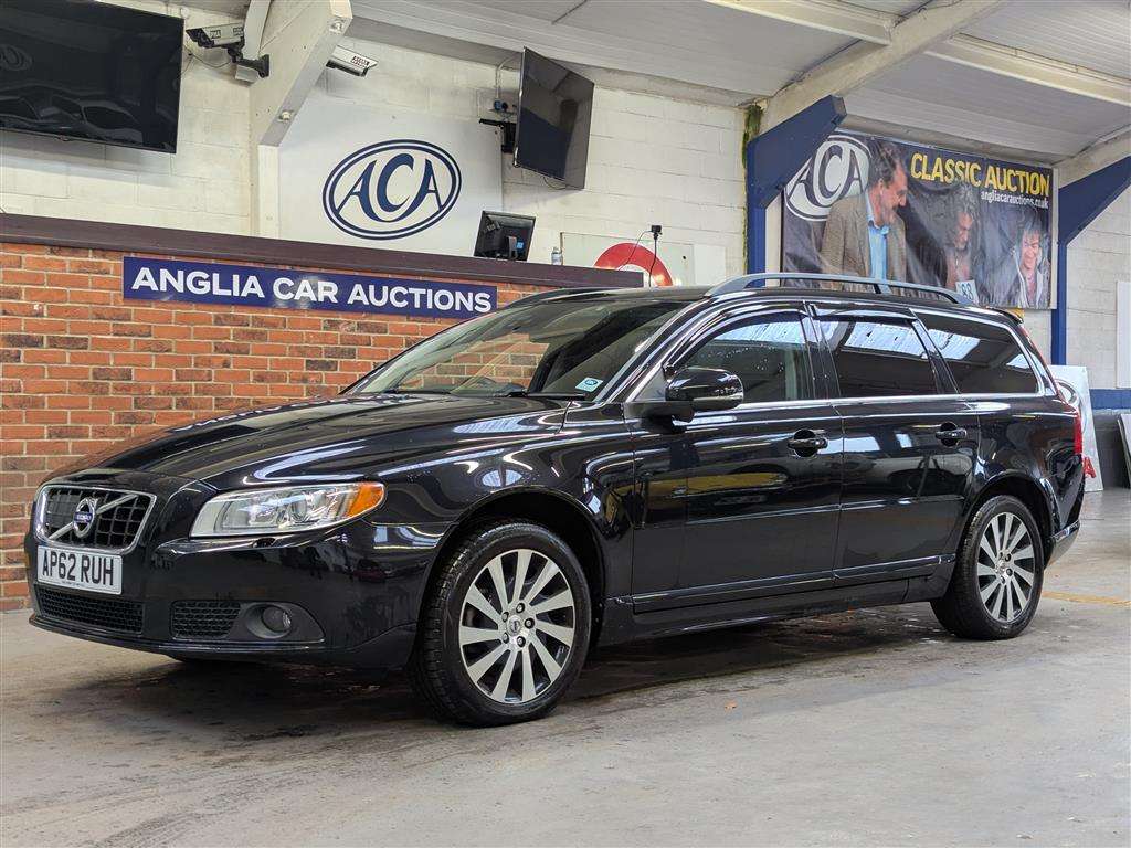 <p>2013 VOLVO V70 SE LUX T5 AUTO</p>