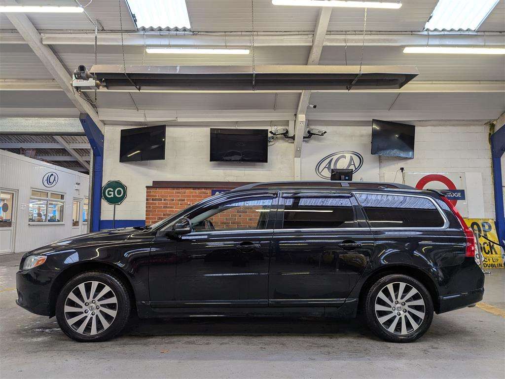 <p>2013 VOLVO V70 SE LUX T5 AUTO</p>