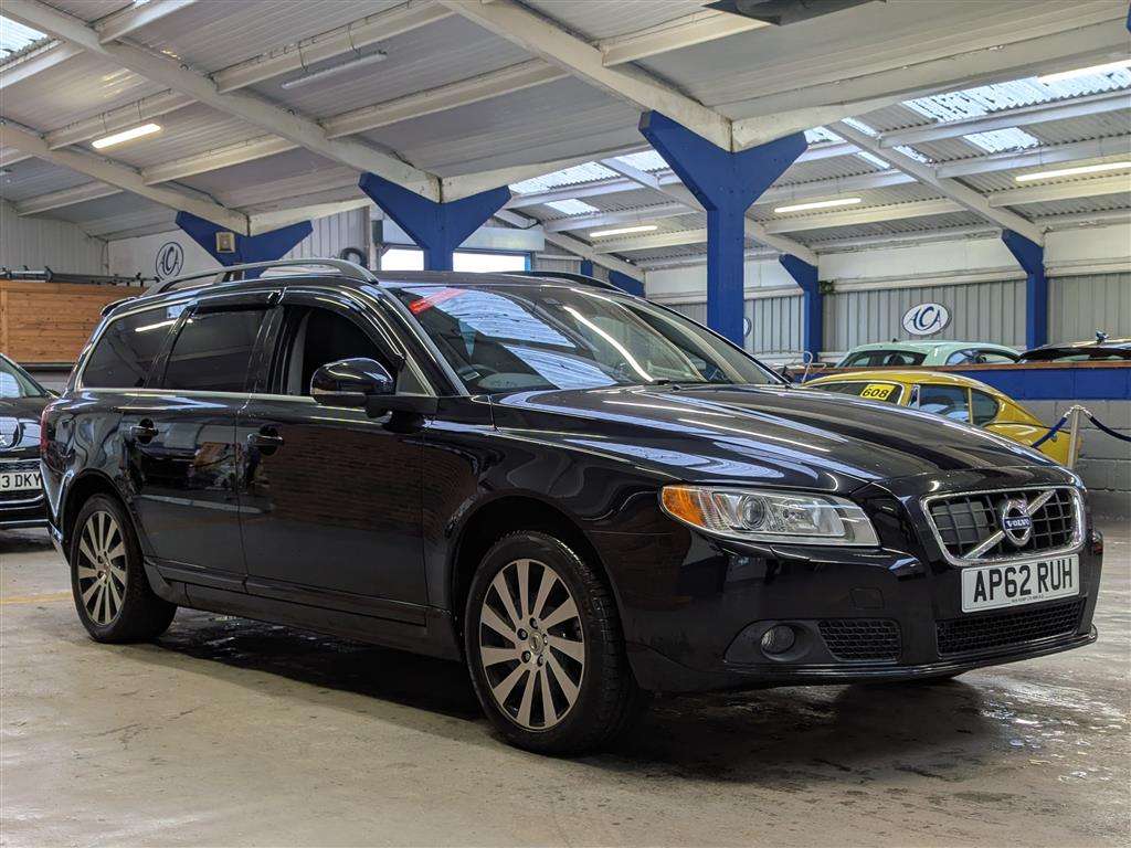 <p>2013 VOLVO V70 SE LUX T5 AUTO</p>