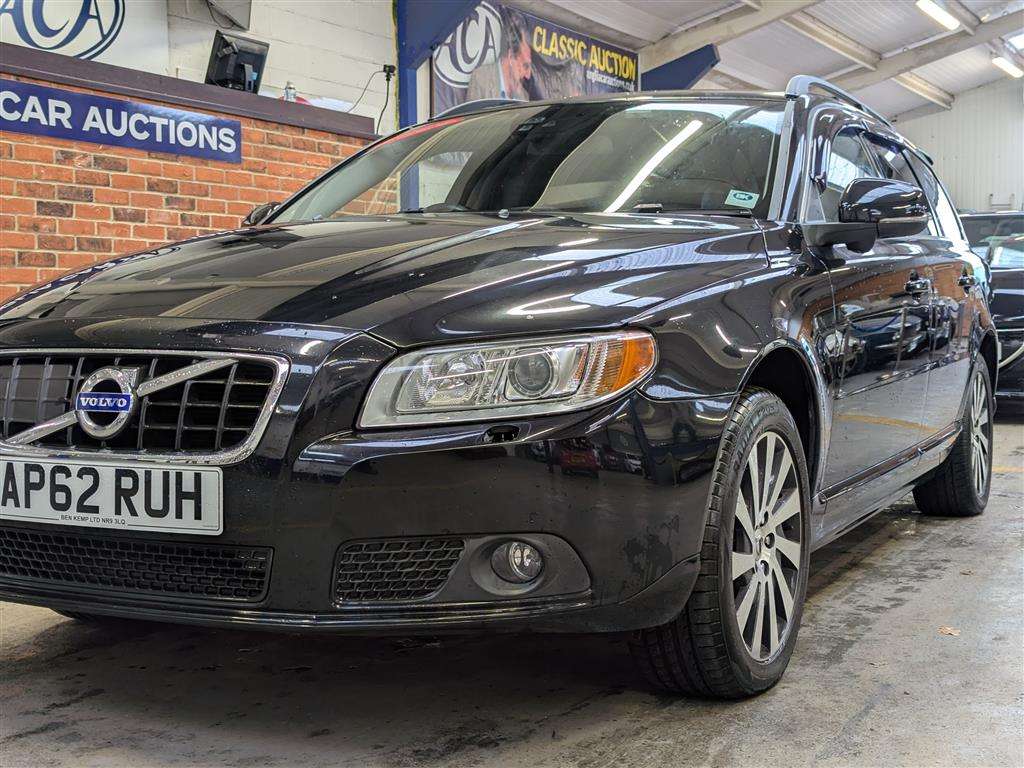 <p>2013 VOLVO V70 SE LUX T5 AUTO</p>