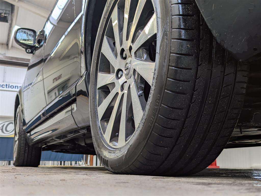 <p>2013 VOLVO V70 SE LUX T5 AUTO</p>