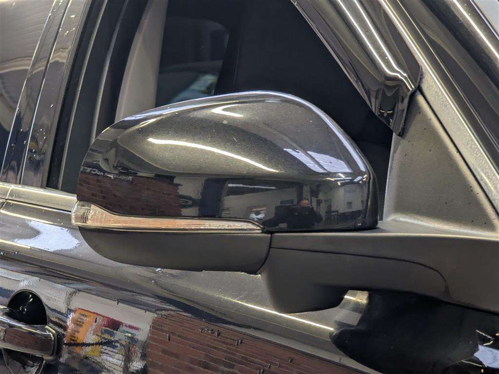 <p>2013 VOLVO V70 SE LUX T5 AUTO</p>