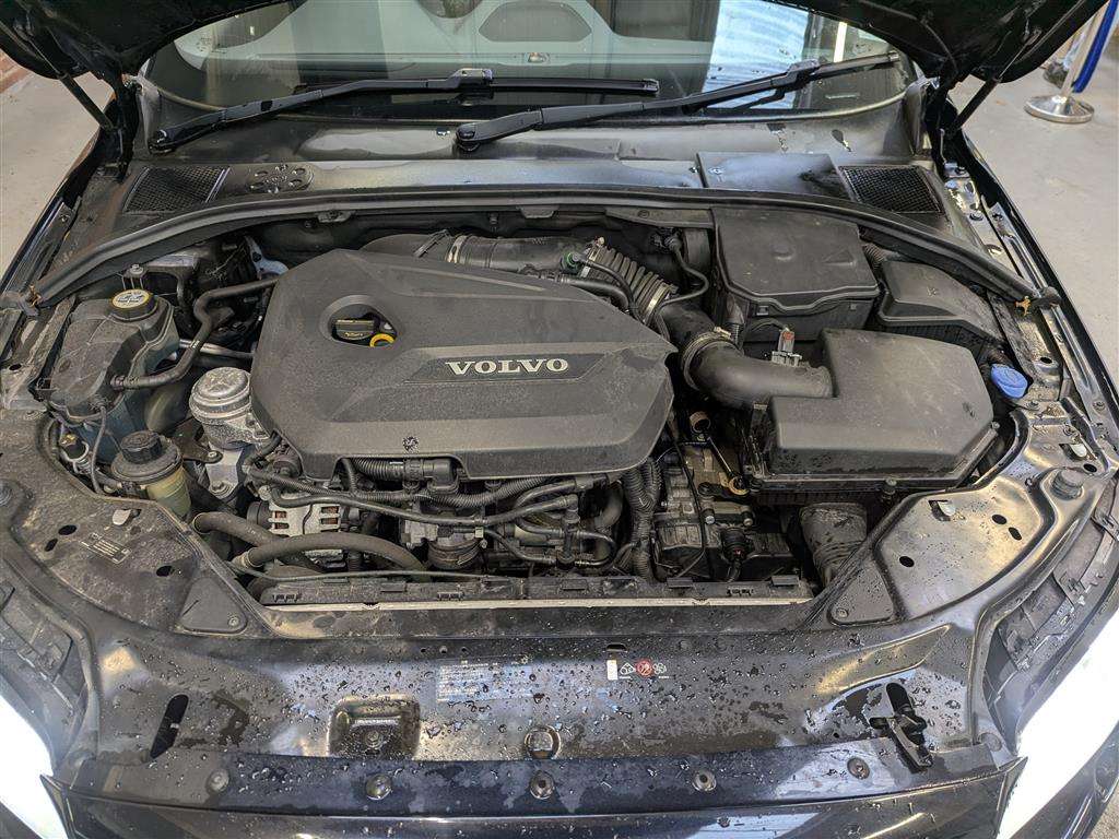 <p>2013 VOLVO V70 SE LUX T5 AUTO</p>