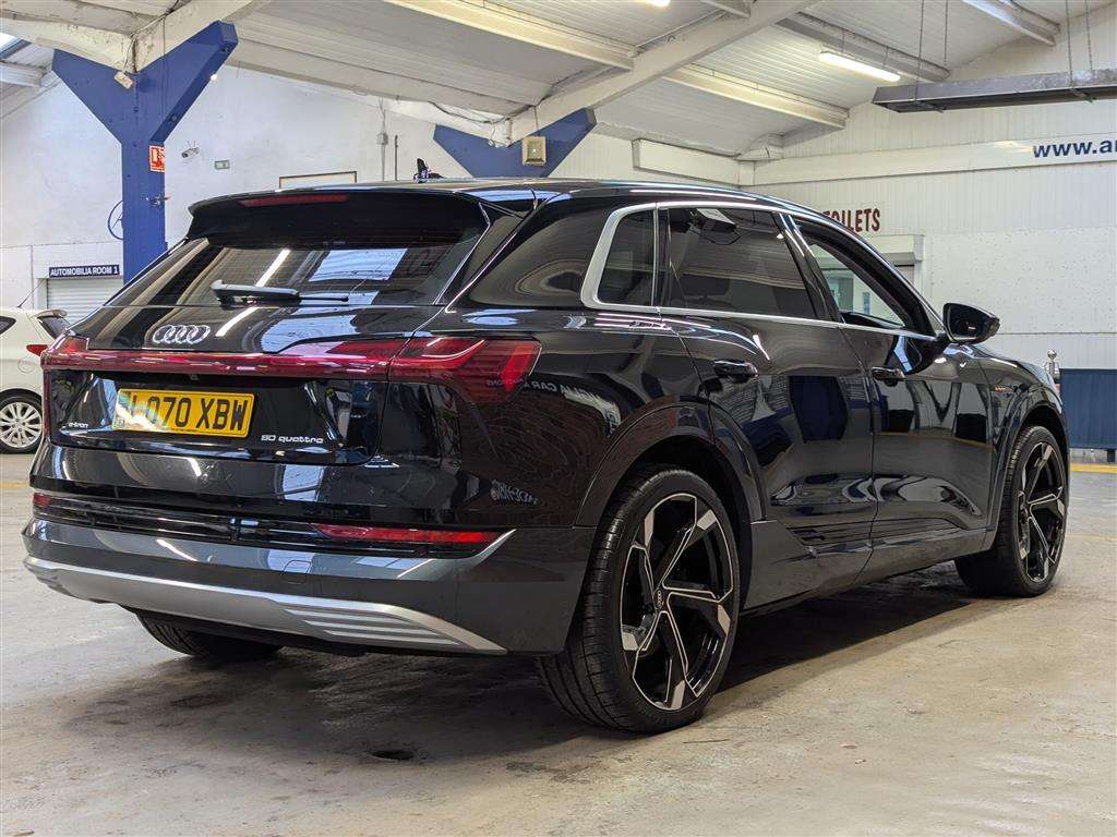 <p>2021 AUDI E-TRON TECHNIK 50 QUATTRO</p>
