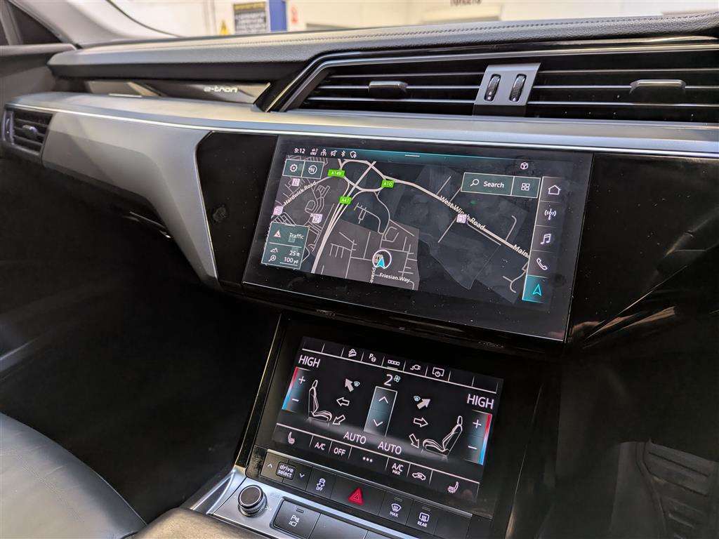 <p>2021 AUDI E-TRON TECHNIK 50 QUATTRO</p>